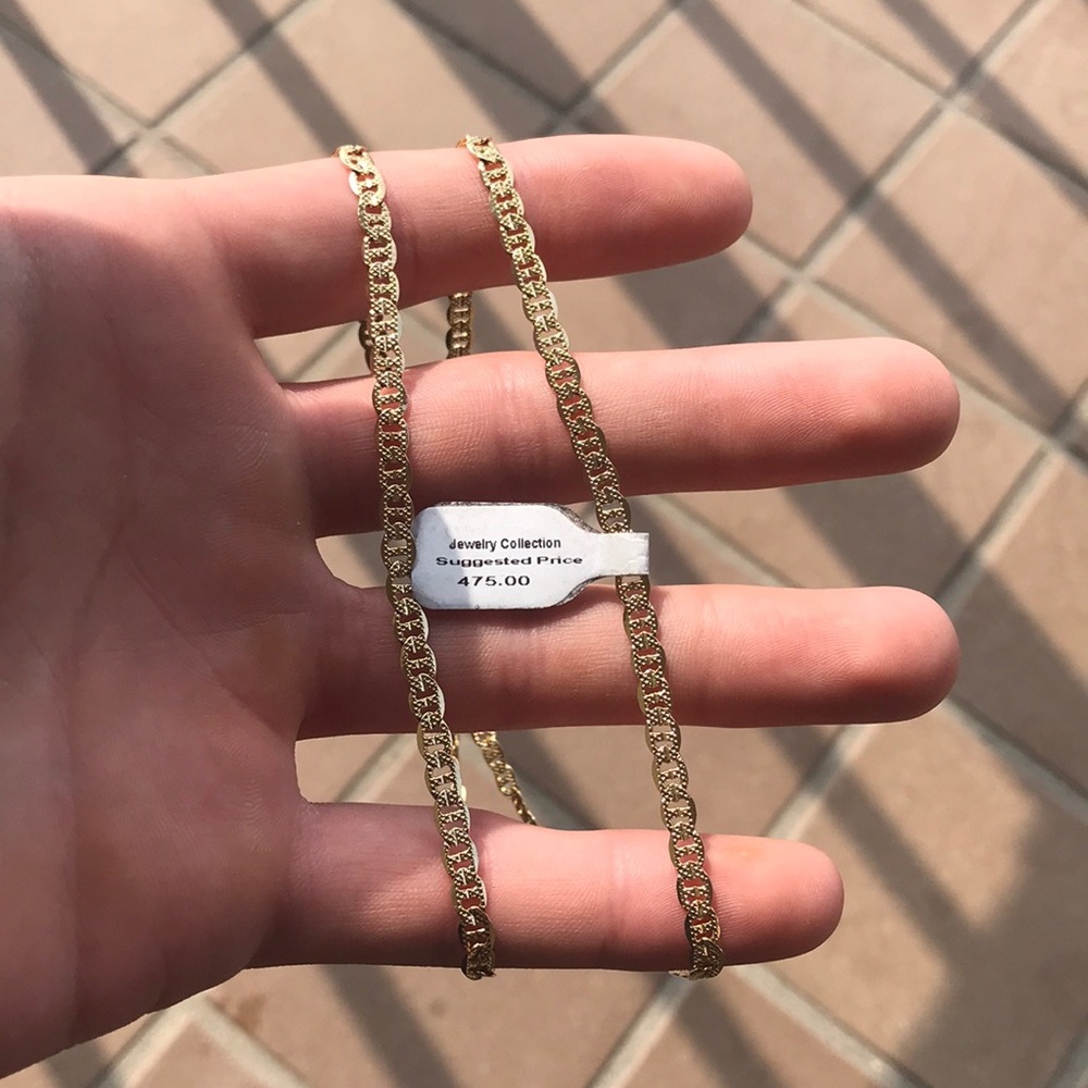 Selling gold chain for $400